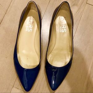 Michael Kors blue/navy patent leather pointy flats